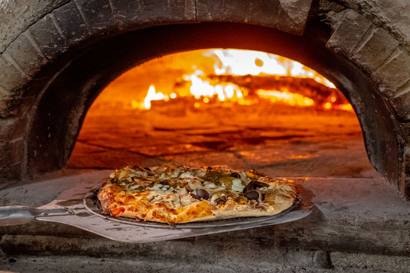 Pizza au feu de bois Gourdon